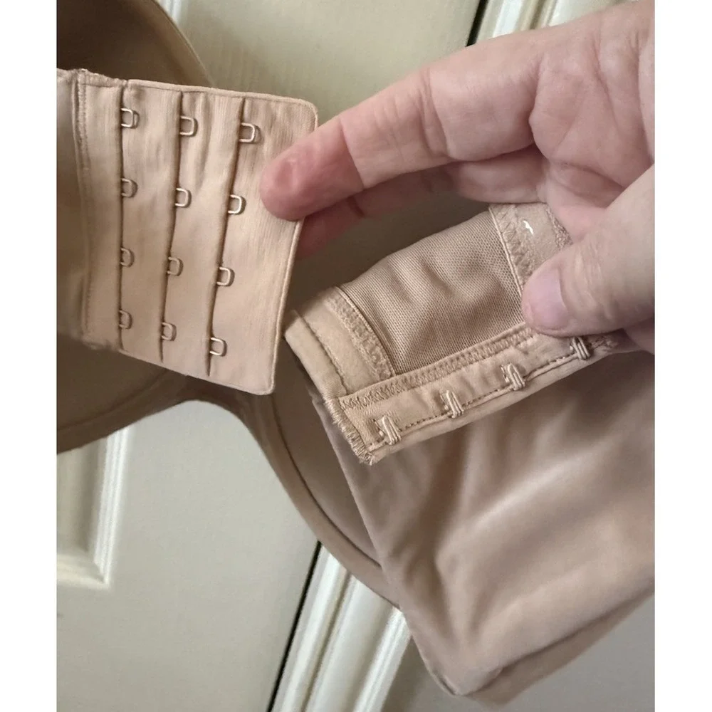 Curvy Couture Intimates Nude Strapless Convertible Bra Multiple‎ Ways 42DDD